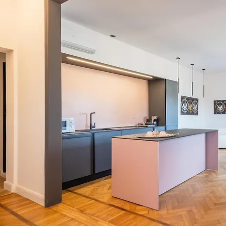 Alojamento de Acomodação e Pequeno-almoço Artieri Suites, Piazza Maggiore 4*