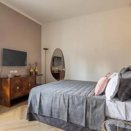 Bed & Breakfast Artieri Suites, Piazza Maggiore 4*