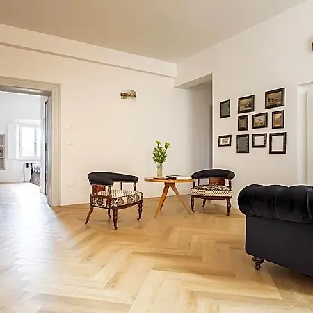 Bed and breakfast Artieri Suites, Piazza Maggiore 4*