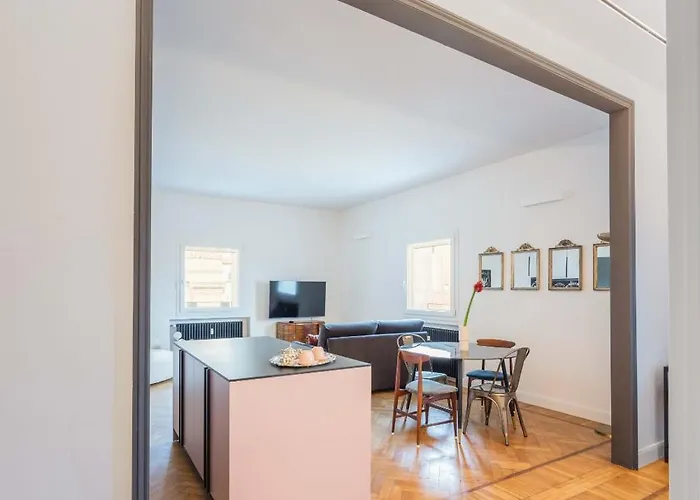 Couette-café Artieri Suites, Piazza Maggiore 4*