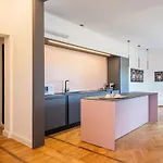 Bed & Breakfast Artieri Suites, Piazza Maggiore 4*